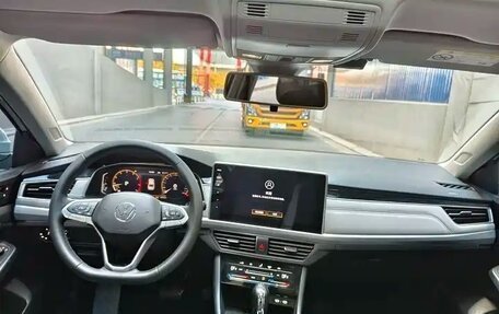 Volkswagen Bora, 2022 год, 1 690 000 рублей, 10 фотография