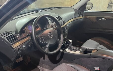 Mercedes-Benz E-Класс, 2005 год, 995 000 рублей, 9 фотография