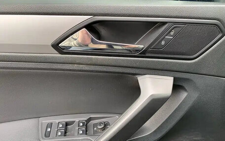 Volkswagen Tiguan II, 2021 год, 1 888 911 рублей, 21 фотография