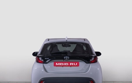 Toyota Yaris, 2021 год, 1 319 000 рублей, 3 фотография