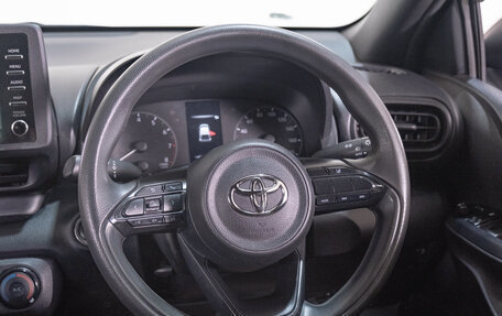 Toyota Yaris, 2021 год, 1 319 000 рублей, 10 фотография