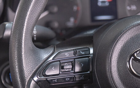 Toyota Yaris, 2021 год, 1 319 000 рублей, 11 фотография