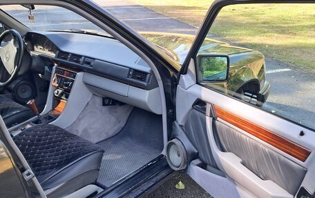 Mercedes-Benz E-Класс, 1993 год, 530 000 рублей, 8 фотография