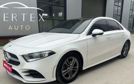 Mercedes-Benz A-Класс, 2022 год, 2 200 000 рублей, 1 фотография