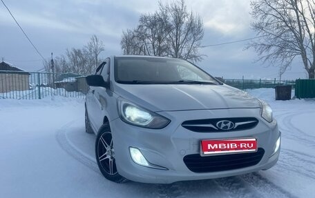 Hyundai Solaris II рестайлинг, 2012 год, 749 999 рублей, 1 фотография
