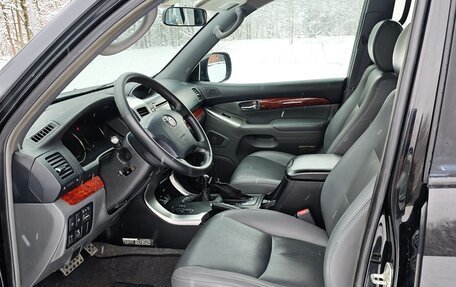 Toyota Land Cruiser Prado 120 рестайлинг, 2004 год, 2 500 000 рублей, 12 фотография