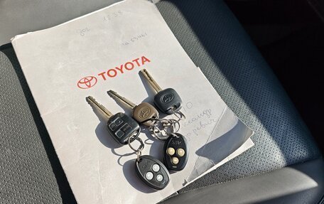 Toyota Land Cruiser Prado 120 рестайлинг, 2004 год, 2 500 000 рублей, 34 фотография