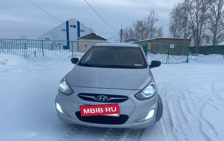 Hyundai Solaris II рестайлинг, 2012 год, 749 999 рублей, 2 фотография