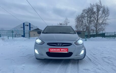 Hyundai Solaris II рестайлинг, 2012 год, 749 999 рублей, 3 фотография