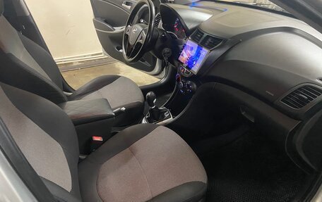 Hyundai Solaris II рестайлинг, 2012 год, 749 999 рублей, 18 фотография