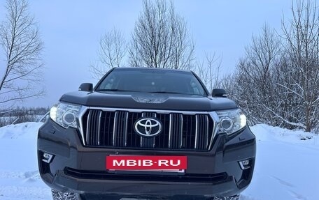 Toyota Land Cruiser Prado 150 рестайлинг 2, 2018 год, 4 450 000 рублей, 2 фотография