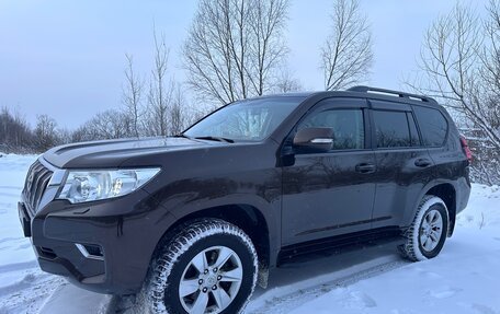 Toyota Land Cruiser Prado 150 рестайлинг 2, 2018 год, 4 450 000 рублей, 13 фотография