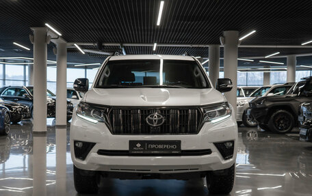 Toyota Land Cruiser Prado 150 рестайлинг 2, 2021 год, 6 080 000 рублей, 3 фотография