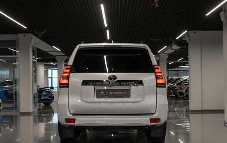 Toyota Land Cruiser Prado 150 рестайлинг 2, 2021 год, 6 080 000 рублей, 6 фотография