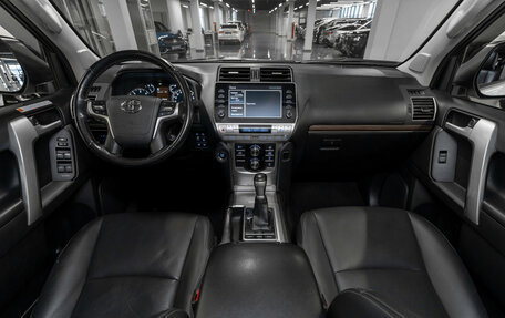 Toyota Land Cruiser Prado 150 рестайлинг 2, 2021 год, 6 080 000 рублей, 8 фотография