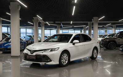 Toyota Camry, 2019 год, 2 600 000 рублей, 1 фотография