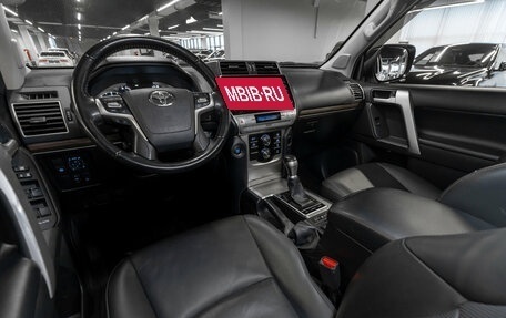 Toyota Land Cruiser Prado 150 рестайлинг 2, 2021 год, 6 080 000 рублей, 7 фотография