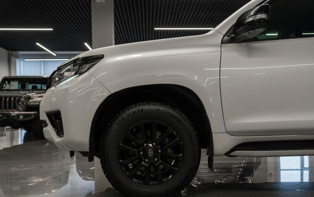 Toyota Land Cruiser Prado 150 рестайлинг 2, 2021 год, 6 080 000 рублей, 27 фотография