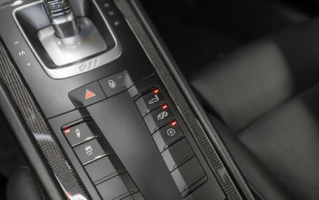 Porsche 911, 2017 год, 9 900 000 рублей, 25 фотография