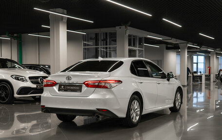 Toyota Camry, 2019 год, 2 600 000 рублей, 5 фотография