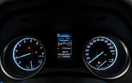 Toyota Camry, 2019 год, 2 600 000 рублей, 11 фотография