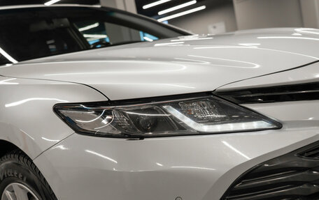 Toyota Camry, 2019 год, 2 600 000 рублей, 21 фотография