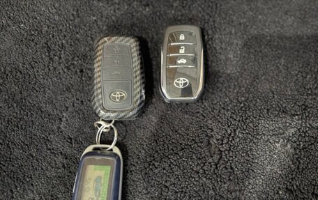 Toyota Land Cruiser 200, 2015 год, 6 390 000 рублей, 2 фотография