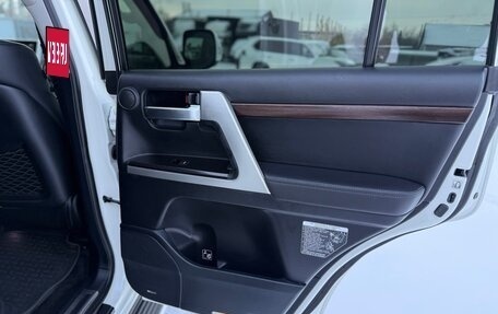 Toyota Land Cruiser 200, 2015 год, 6 390 000 рублей, 21 фотография