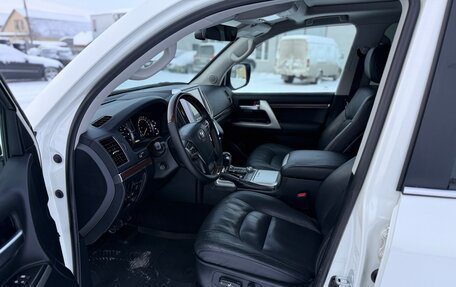 Toyota Land Cruiser 200, 2015 год, 6 390 000 рублей, 31 фотография