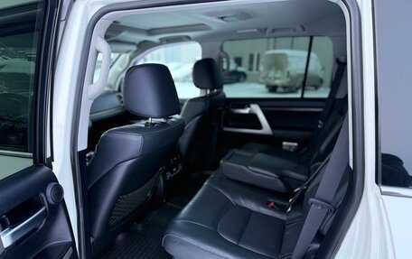 Toyota Land Cruiser 200, 2015 год, 6 390 000 рублей, 29 фотография