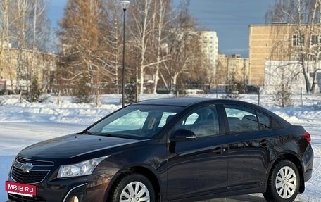 Chevrolet Cruze II, 2014 год, 935 000 рублей, 4 фотография