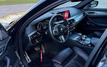 BMW 5 серия, 2018 год, 3 050 000 рублей, 14 фотография