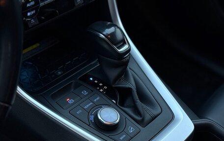 Toyota RAV4, 2019 год, 3 300 000 рублей, 5 фотография