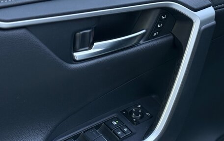 Toyota RAV4, 2019 год, 3 300 000 рублей, 7 фотография