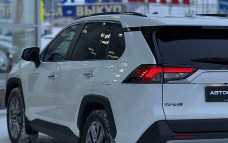 Toyota RAV4, 2019 год, 3 300 000 рублей, 24 фотография