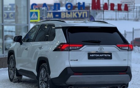 Toyota RAV4, 2019 год, 3 300 000 рублей, 22 фотография