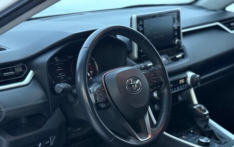 Toyota RAV4, 2019 год, 3 300 000 рублей, 27 фотография