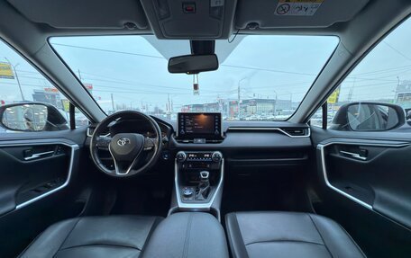 Toyota RAV4, 2019 год, 3 300 000 рублей, 32 фотография