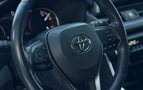 Toyota RAV4, 2019 год, 3 300 000 рублей, 26 фотография