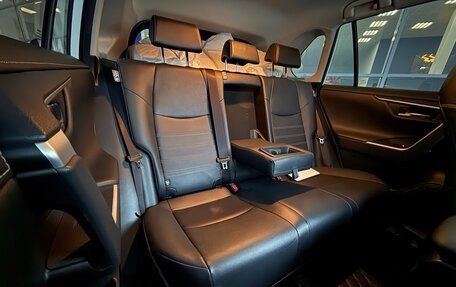 Toyota RAV4, 2019 год, 3 300 000 рублей, 38 фотография