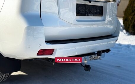 Toyota Land Cruiser Prado 150 рестайлинг 2, 2015 год, 3 500 000 рублей, 13 фотография