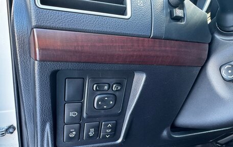 Toyota Land Cruiser Prado 150 рестайлинг 2, 2015 год, 3 500 000 рублей, 31 фотография