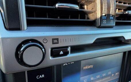 Toyota Land Cruiser Prado 150 рестайлинг 2, 2015 год, 3 500 000 рублей, 25 фотография