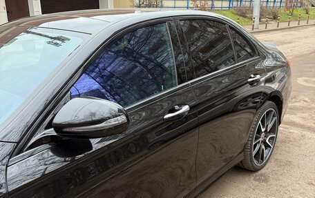 Mercedes-Benz E-Класс, 2019 год, 3 350 000 рублей, 4 фотография