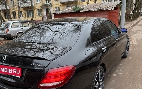 Mercedes-Benz E-Класс, 2019 год, 3 350 000 рублей, 2 фотография