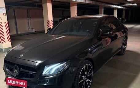 Mercedes-Benz E-Класс, 2019 год, 3 350 000 рублей, 9 фотография