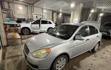 Hyundai Verna II, 2006 год, 590 000 рублей, 3 фотография