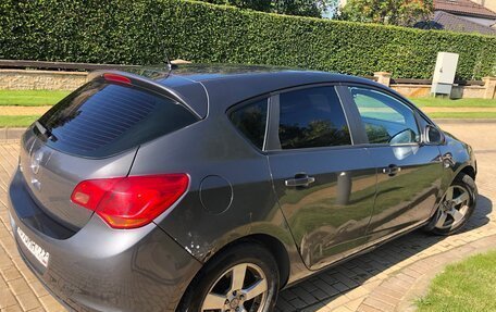 Opel Astra J, 2010 год, 450 000 рублей, 4 фотография