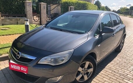 Opel Astra J, 2010 год, 450 000 рублей, 2 фотография