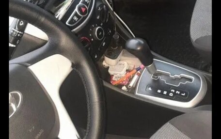 Hyundai Solaris II рестайлинг, 2012 год, 600 000 рублей, 6 фотография